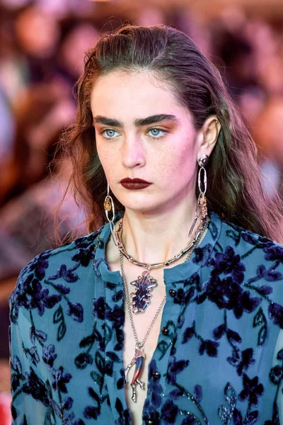 Look 143